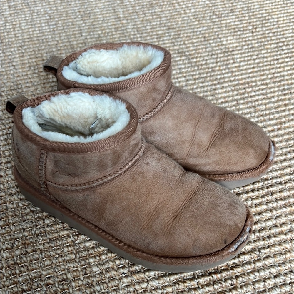 UGG Cozy Brown Kids Boots